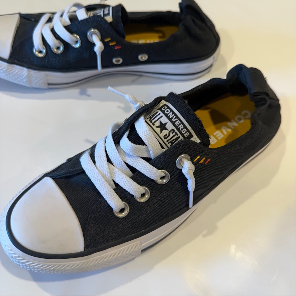 Converse Black and White Low-Top Canvas Sneakers Elastic Back Low Top Size 6 - Picture 2 of 6